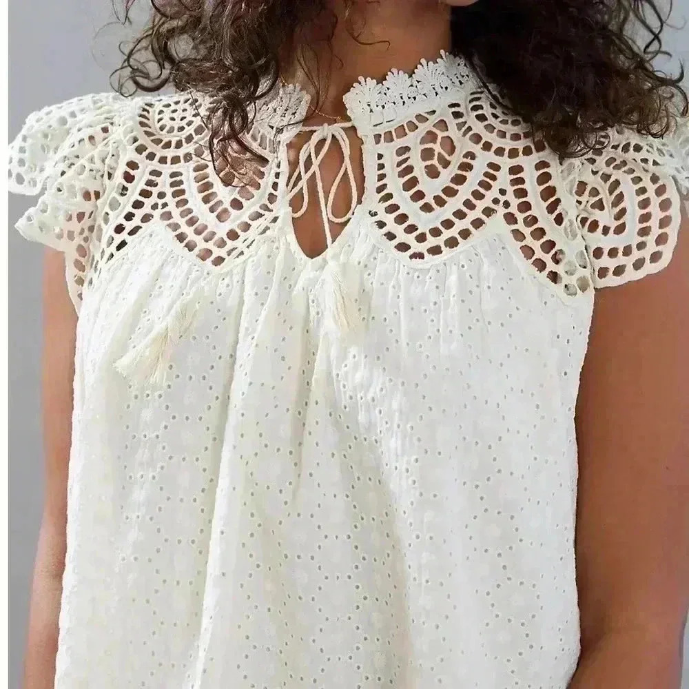 ANTHROPOLOGIE CHARLIZE Tan Eyelet Lace Vneckline Blouse Size S - Picture 2 of 12